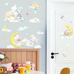 Samolepící dekorace na zeď - zvířátka na mráčcích