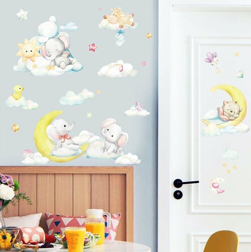 Samolepící dekorace na zeď - zvířátka na mráčcích