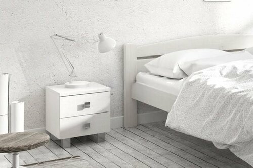 Noční stolek z masivu Leontýna - smrk/ bílá