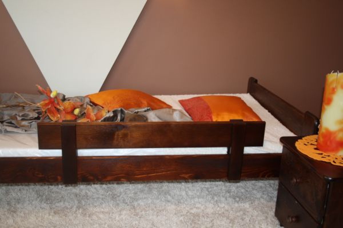 Univerzální ochranná bariérka z masivu - 100 cm ořech