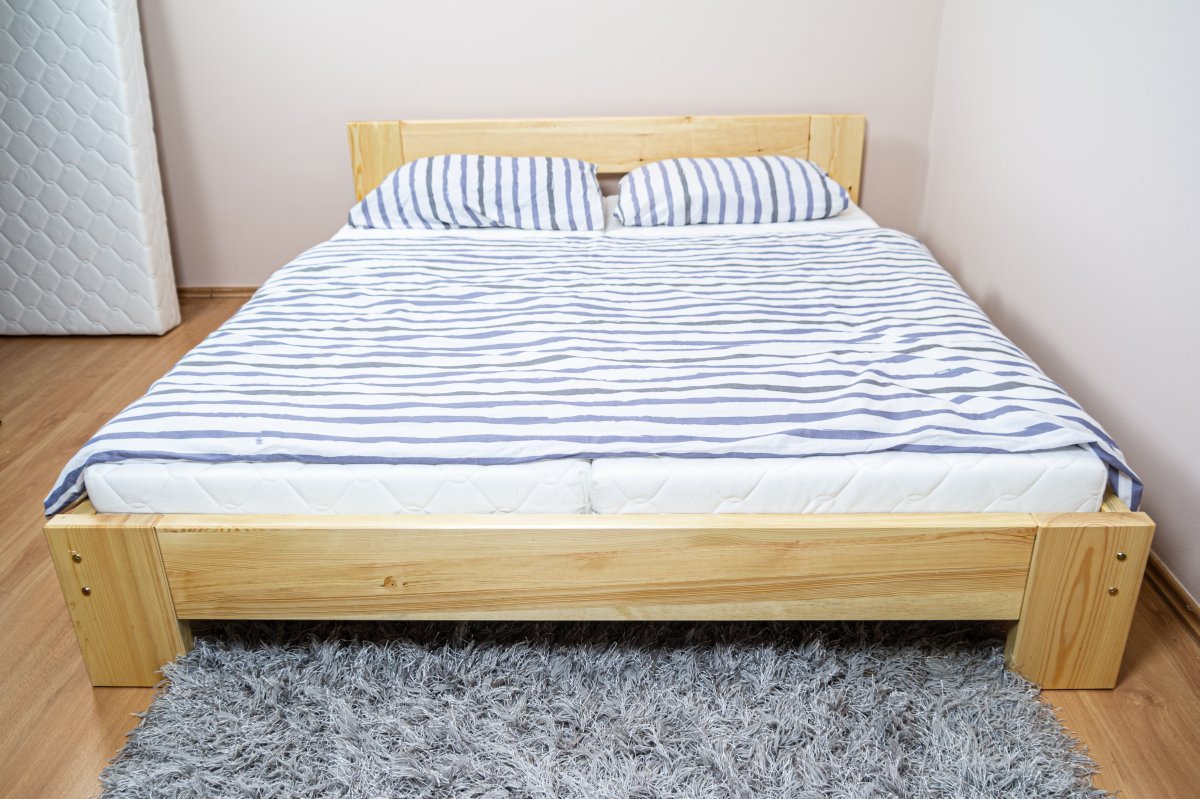 Postel Káťa z masivu borovice 4 cm - 120x200 cm + rošt ZDARMA