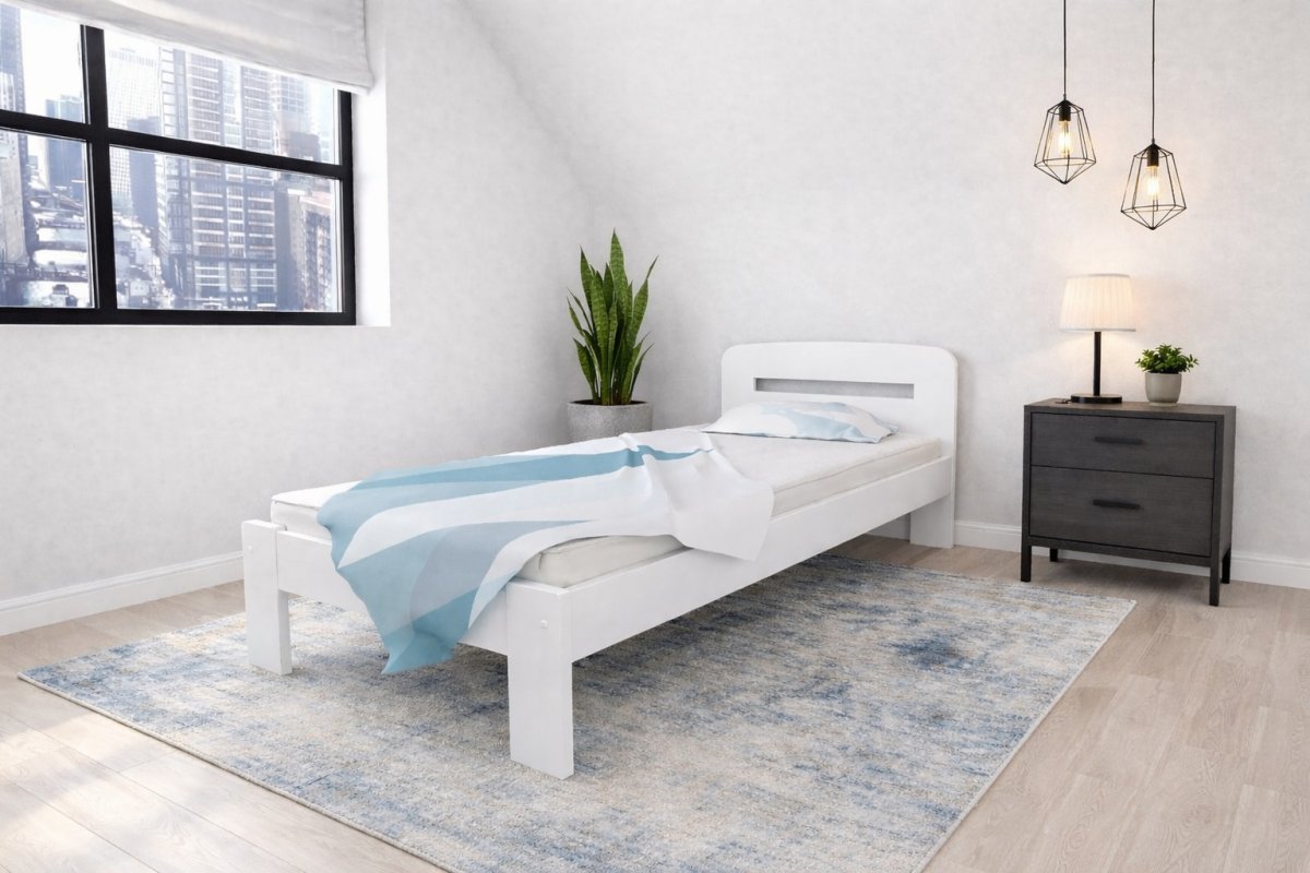 Postel z masivu Šárka 90x200 cm bílá + rošt ZDARMA