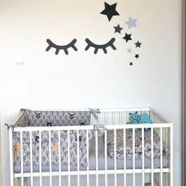 Dřevěná dekorace na zeď / hvězdičky a spící očka - modrá