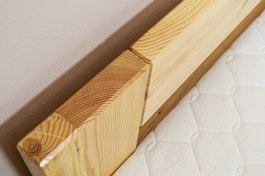 Postel Káťa z masivu borovice 4 cm - 180x200 cm + rošt ZDARMA Postel Káťa z masivu borovice 4 cm - 180x200 cm + rošt ZDARMA