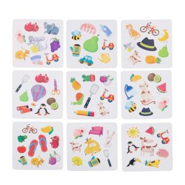 Rodinná karetní hra s obrázky a zvonkem