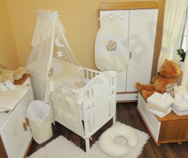 Luxusní vyšívaná souprava 10 dílů- světle béžová